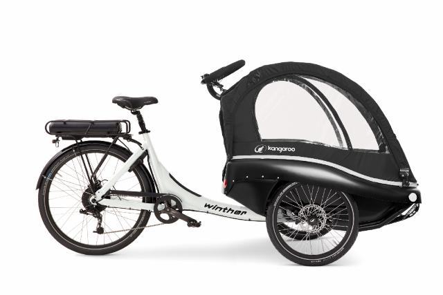 Kangaroo Luxe_White_Black